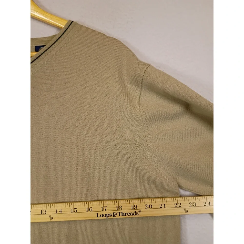 Quiet Luxury Structure Mens Large Tan 100% Merino Wool V-Neck Sweater Trim